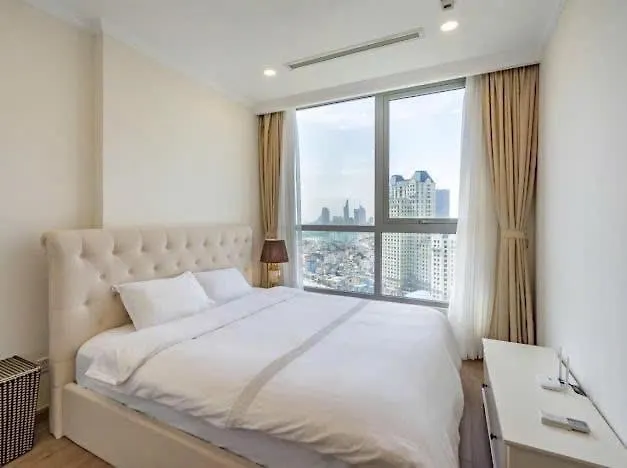 Home Stay At Vinhome Central Park Ho Chi Minh City 0*,